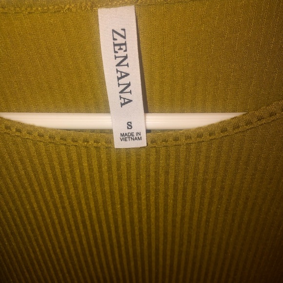 Basic Textured Top - Picture 4 of 5